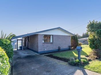 32 Enniskillen Street, Clifton, Invercargill