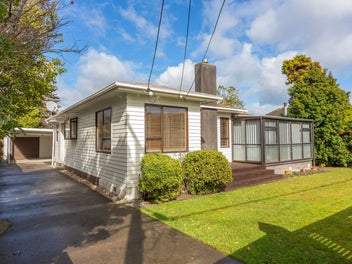 25 Russell Road, Wainuiomata, Lower Hutt