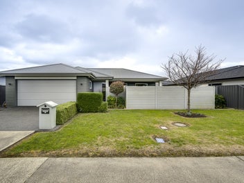 16 McKay Close, Frimley, Hastings