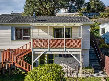 15B Florio Terrace, Tawa, Wellington