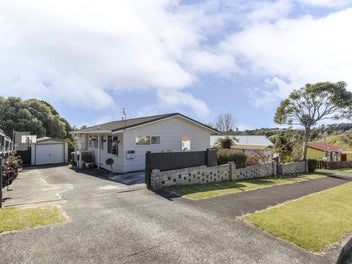 35 Riversdale Drive, Merrilands, New Plymouth