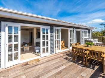 39 Pacific Parade, Surfdale, Waiheke Island