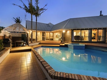 77A The Parade, Bucklands Beach, Auckland