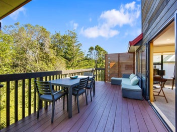 2/27 Appleyard Crescent, Meadowbank, Auckland