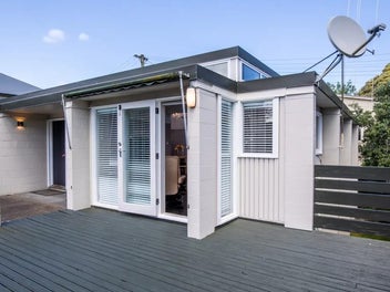 8C Brassey Road, Saint Johns Hill, Whanganui