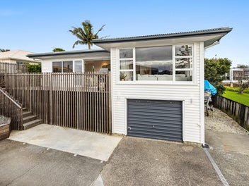 2/28 Bay Street, Red Beach, Whangaparāoa