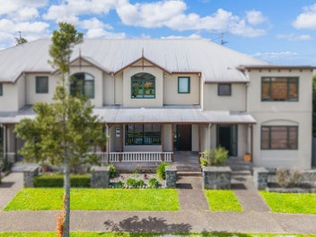 3/8 Tuscany Way, Te Atatu Peninsula, Auckland