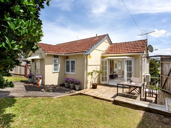74 Clarence Road, Northcote Point, Auckland