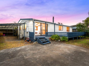 2/49 Larnoch Road, Henderson, Auckland
