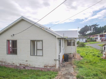 11 Theodore Street, Bluff, Bluff