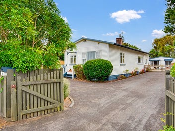 6 Hull Road, Waiuku, Waiuku
