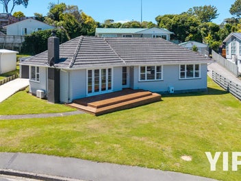 54 Batchelor Street, Newlands, Wellington