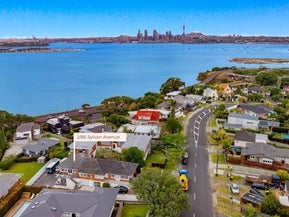 2/85 Sylvan Avenue, Northcote, Auckland