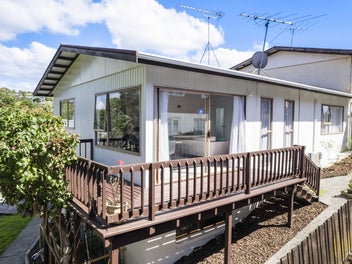 2/68 Glamorgan Drive, Torbay, Auckland