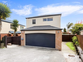 7 Ksenia Drive, Flat Bush, Auckland