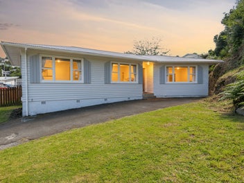 28 Batchelor Street, Newlands, Wellington