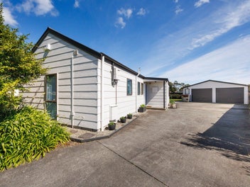 20 Cargill Grove, Kelvin Grove, Palmerston North