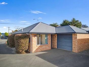 1/42 Sawyers Arms Road, Northcote, Christchurch