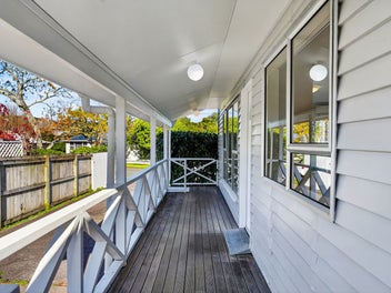 31 Peach Road, Glenfield, Auckland