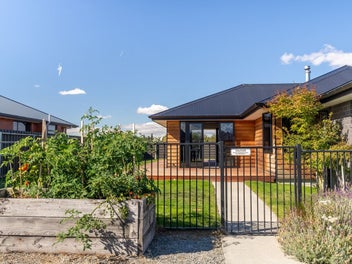 17 Greenfield Place, Twizel