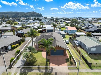 214 Leander Road, Whangamata