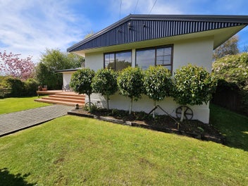 9 Wratten Road, Owaka