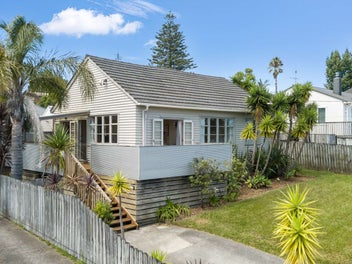 17 Blacklock Avenue, Henderson, Auckland