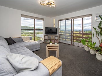 10 Osmond Lane, Mount Pleasant, Christchurch