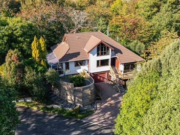 21B Sequoia Grove, Merrilands, New Plymouth