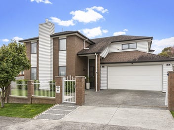 17 Eric Gifford Drive, Ranui, Auckland