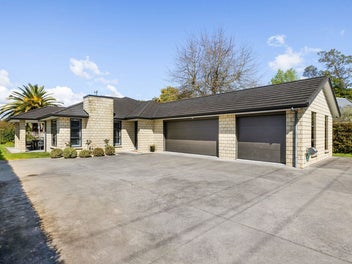 14 Bronte Place, Leamington, Cambridge