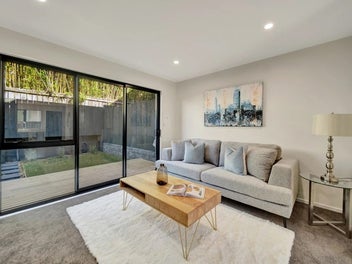 8/106 Triangle Road, Massey, Auckland