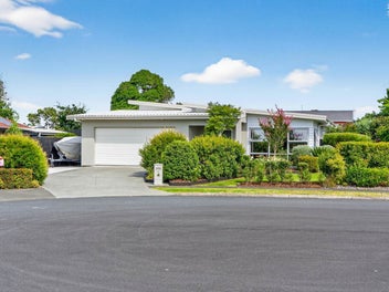 18 Resolution Place, One Tree Point