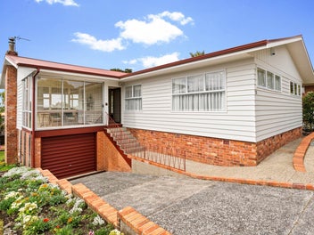 32 Holland Road, Hillcrest, Auckland