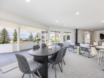 4 Ellangowan Road, Waiake, Auckland