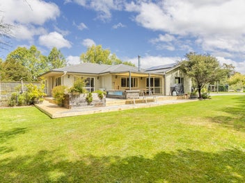345 White Road, Otane