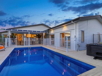 8 Davey Crescent, Orewa, Orewa