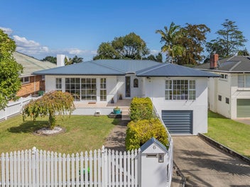 6 Scenic Drive, Hillpark, Auckland
