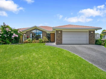 8 Paradise Place, Pakuranga Heights, Auckland