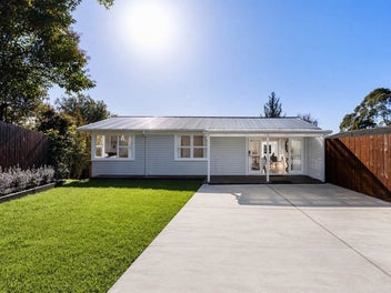 8 Surat Place, Glen Eden, Auckland