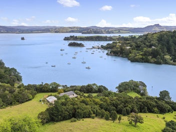 225 Okura Bay Road, Totara North