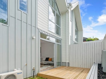 2C Babington Place, Torbay, Auckland
