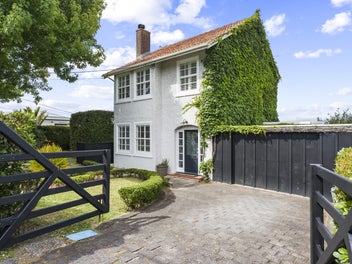50 Palmerston Road, Birkenhead, Auckland