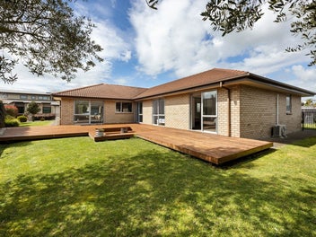 5 Compton Grove, Huntington, Hamilton
