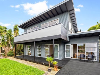 2/334 Hillsborough Road, Mount Roskill, Auckland