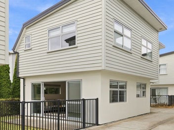 2/33 Elizabeth Street, Riccarton, Christchurch