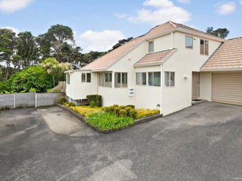 2/111 Seaview Road, Glenfield, Auckland