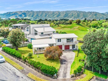 2 Atua Street, Waikanae Beach, Waikanae