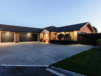 18 Medallion Court, Kelvin Grove, Palmerston North