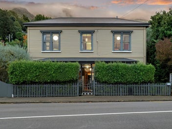 2 Brittan Terrace, Lyttelton, Lyttelton